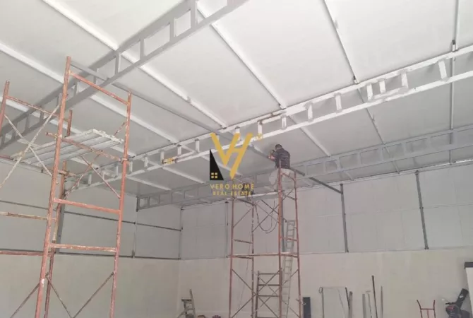 Ambient biznesi me qera 4+1 ne Tirane - 1,200 Euro