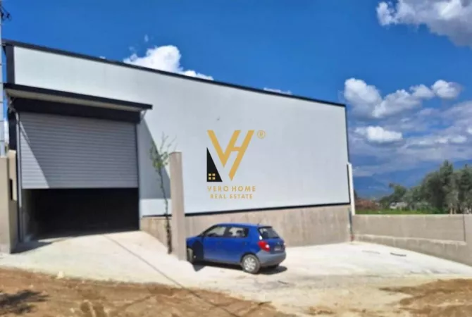 Ambiente Commerciale in Affitto 4+1 a Tirana - 1,200 Euro