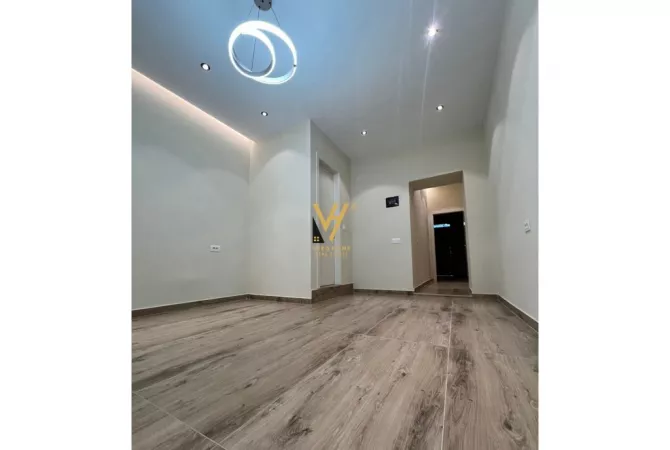 Ambjent biznesi me qera 3+1 ne Tirane - 650 Euro