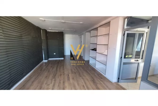 Ambjent biznesi me qera 3+1 ne Tirane - 1,100 Euro