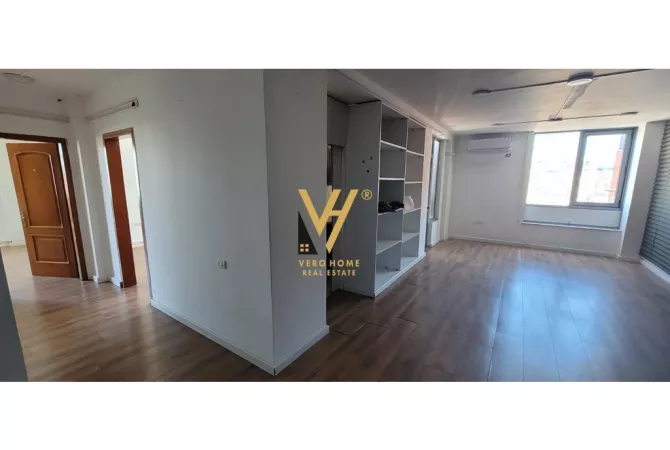 Ambjent biznesi me qera 3+1 ne Tirane - 1,100 Euro