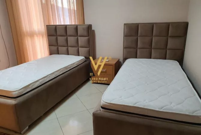 Shtepi ne shitje Apartament ne Tirane, 2+1, Mobilimi E mobiluar, Pagesa 260,000  Euro.