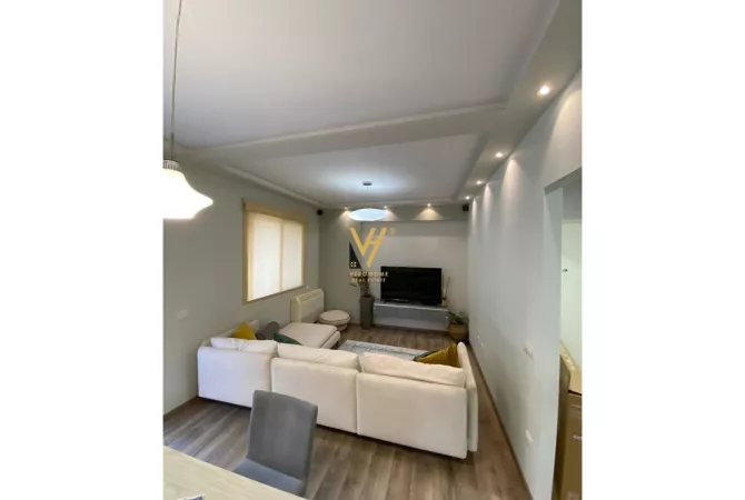 Shtepi me qera 2+1 ne Tirane - 700 Euro