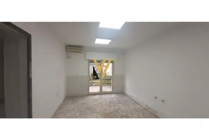 Ambjent biznesi me qera 3+1 ne Tirane - 550 Euro