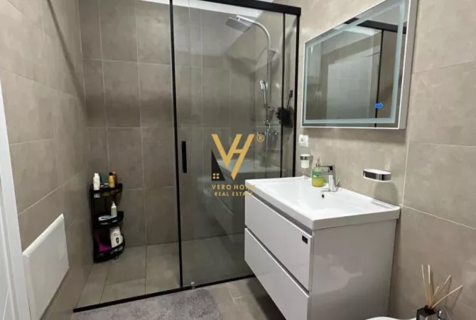 Shtepi me qera 2+1 ne Tirane - 950 Euro