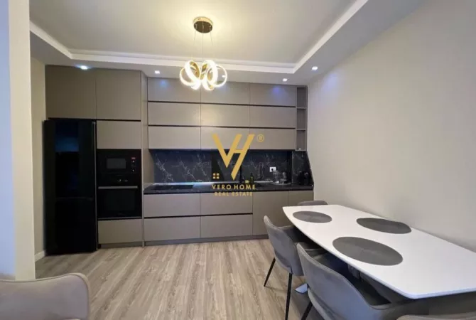 Shtepi me qera Apartament ne Tirane, 2+1, Mobilimi E mobiluar, Pagesa 950  Euro.