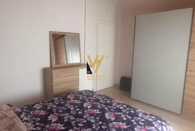 Shtepi me qera Apartament ne Tirane, 2+1, Mobilimi E mobiluar, Pagesa 450  Euro.