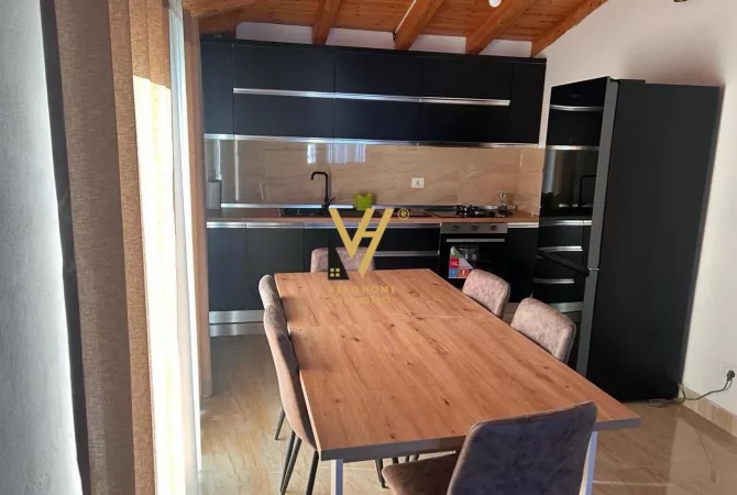 Shtepi me qera Apartament ne Tirane, 2+1, Mobilimi E mobiluar, Pagesa 450  Euro.