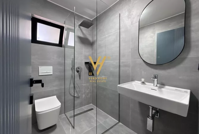 Shtepi ne shitje Apartament ne Tirane, 3+1, Mobilimi E mobiluar, Pagesa 268,000  Euro.