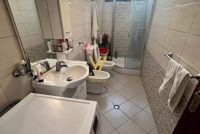 Shtepi ne shitje Shtepi Private ne Durres, 3+1, Mobilimi E mobiluar, Pagesa 190,000  Euro.