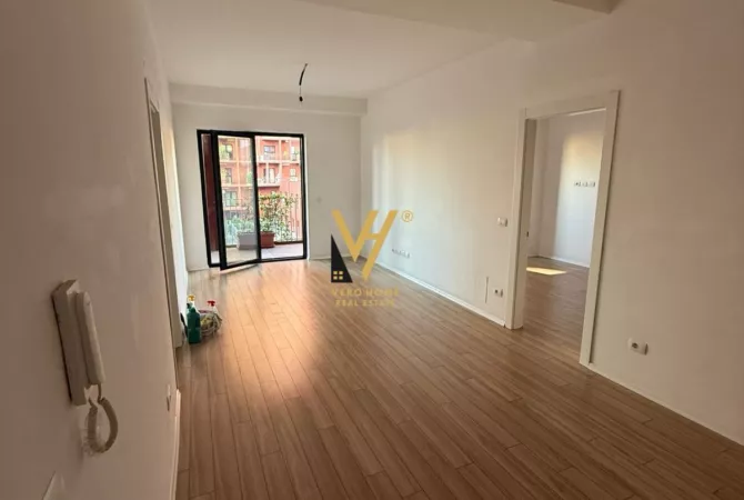 Ambient biznesi me qera 3+1 ne Tirane - 1,300 Euro