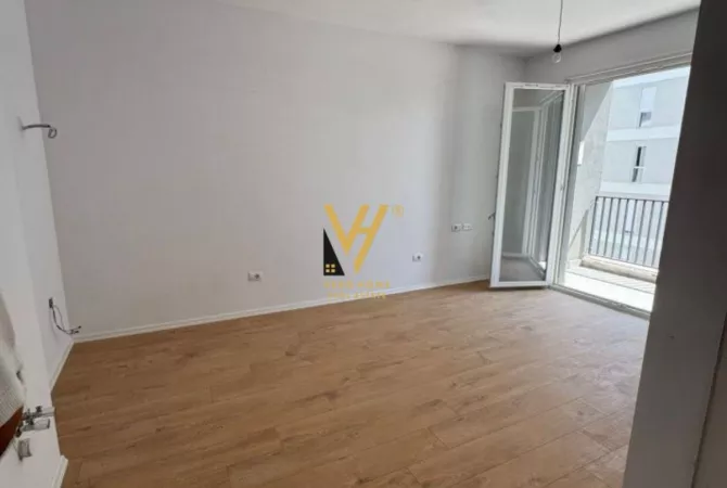 Shtepi ne shitje Apartament ne Tirane, 1+1, Mobilimi Bosh, pa mobiluar, Pagesa 68,000  Euro.