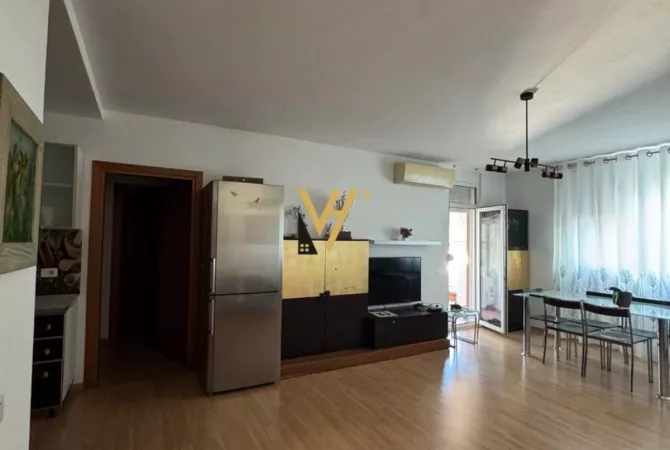 Shtepi me qera Apartament ne Tirane, 2+1, Mobilimi E mobiluar, Pagesa 600  Euro.