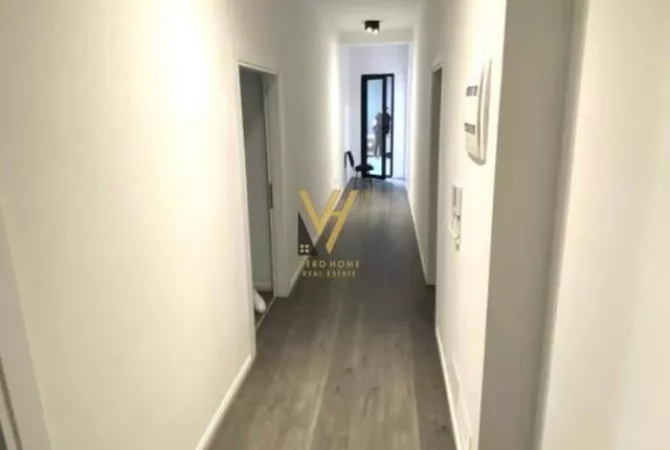 JEPET ZYRE 131 M2 ME QIRA TE KOMPLEKSI SQUARE 21 950 EURO