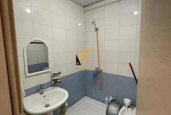 Shtepi ne shitje Apartament ne Tirane, 3+1, Mobilimi E mobiluar, Pagesa 217,000  Euro.