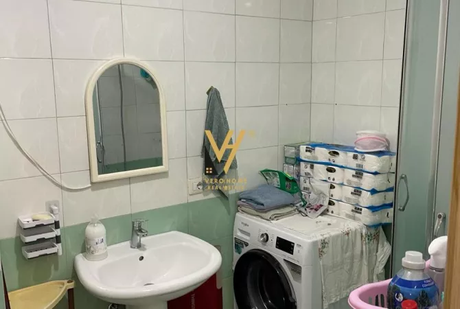 Shtepi ne shitje Apartament ne Tirane, 3+1, Mobilimi E mobiluar, Pagesa 217,000  Euro.