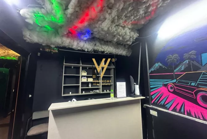 JEPET AMBIENT BIZNESI 160 M2 ME QERA TE MYSLYM SHYRI 1.000 EURO