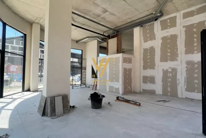 SHITET DYQAN 175 M2 TE KOMUNA E PARISIT 875.000 EURO