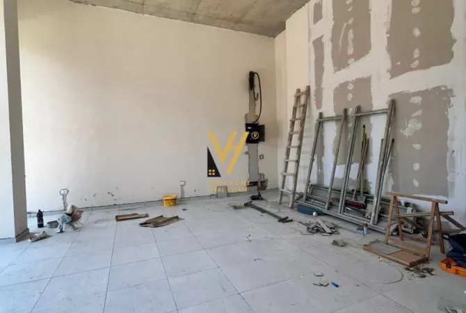 SHITET DYQAN 175 M2 TE KOMUNA E PARISIT 875.000 EURO