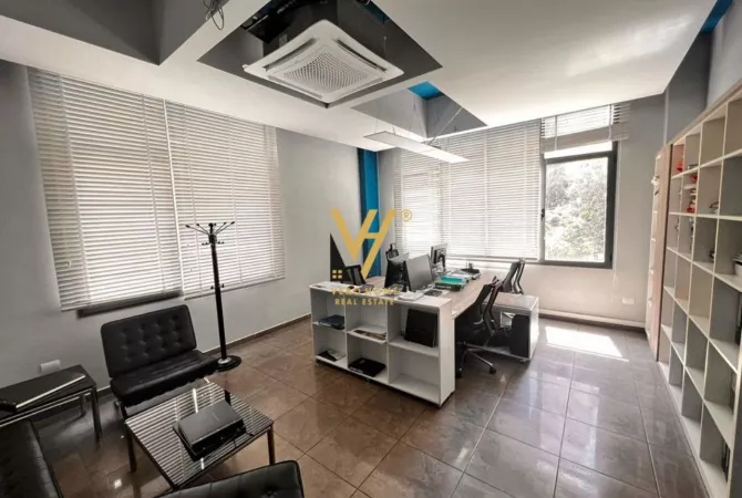Business Property for Rent 3+1 in Tirana - 90,000 Leke