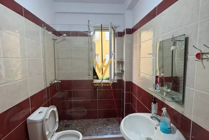 Shtepi me qera Apartament ne Tirane, 2+1, Mobilimi E mobiluar, Pagesa 55,000  Leke.