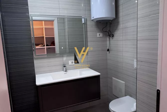 Shtepi me qera 2+1 ne Tirane - 1,200 Euro