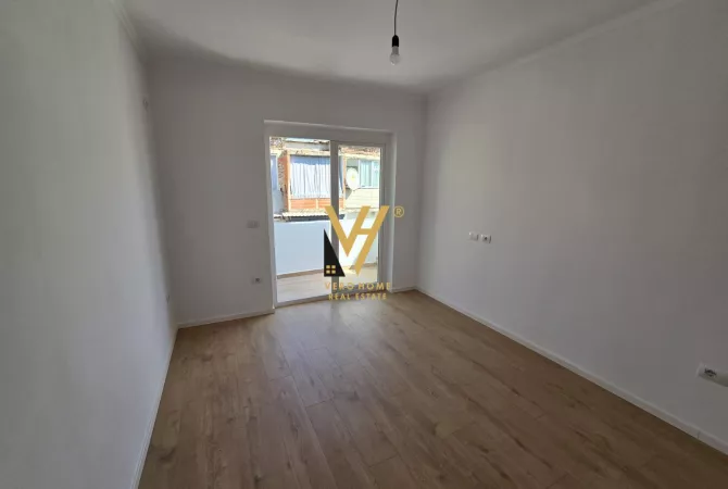 Shtepi ne shitje Apartament ne Tirane, 2+1, Mobilimi Bosh, pa mobiluar, Pagesa 128,000  Euro.