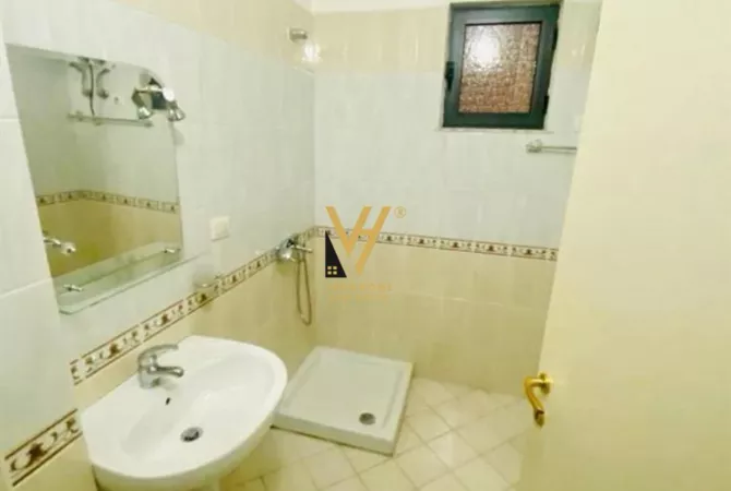 Shtepi me qera 2+1 ne Tirane - 500 Euro