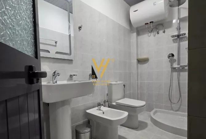 Shtepi me qera Shtepi Private ne Tirane, 2+1, Mobilimi E mobiluar, Pagesa 75,000  Leke.