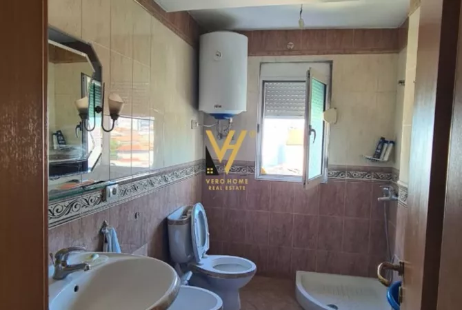 Shtepi ne shitje Apartament ne Tirane, 3+1, Mobilimi E mobiluar, Pagesa 14,000,000  Leke.