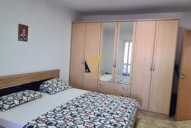 Shtepi ne shitje Apartament ne Tirane, 3+1, Mobilimi E mobiluar, Pagesa 14,000,000  Leke.