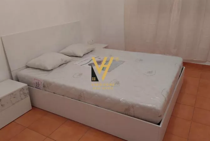 Shtepi me qera Apartament ne Tirane, 2+1, Mobilimi E mobiluar, Pagesa 450  Euro.