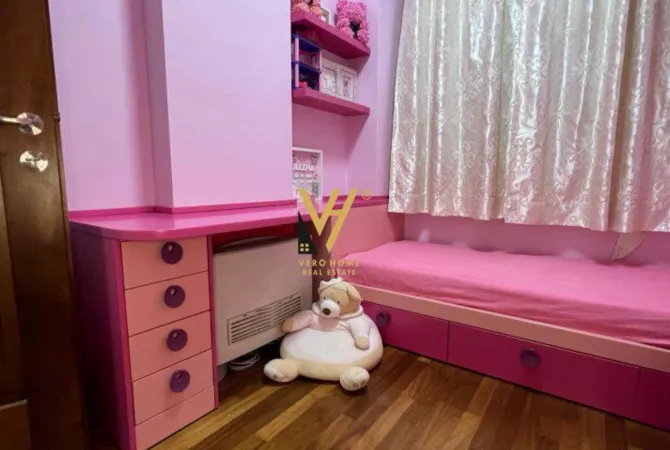 Shtepi me qera Apartament ne Tirane, 3+1, Mobilimi E mobiluar, Pagesa 1,000  Euro.