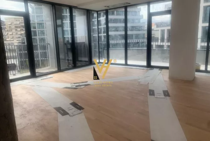 Ambiente Commerciale in Affitto 3+1 a Tirana - 1,850 Euro