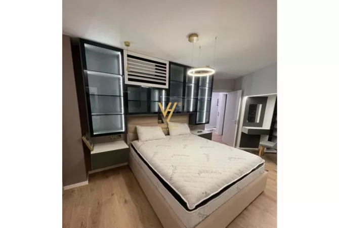 Shtepi me qera 3+1 ne Tirane - 1,200 Euro