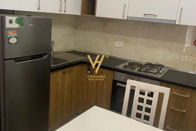 Shtepi ne shitje Apartament ne Tirane, Garsoniere, Mobilimi E mobiluar, Pagesa 60,000  Euro.