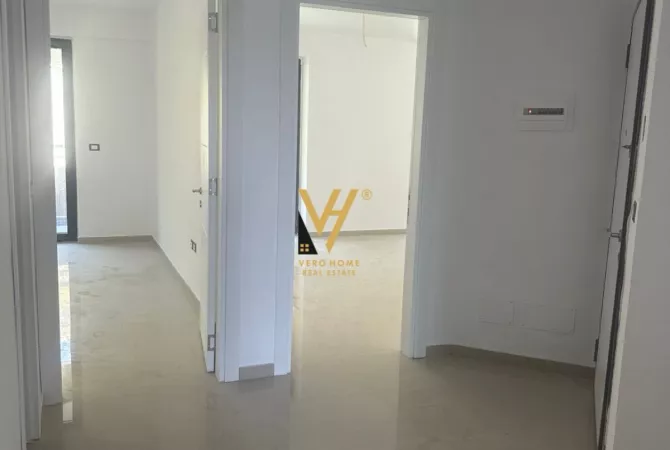 Shtepi ne shitje Apartament ne Durres, 2+1, Mobilimi Bosh, pa mobiluar, Pagesa 285,000  Euro.