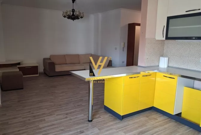 Shtepi ne shitje Apartament ne Tirane, 1+1, Mobilimi E mobiluar, Pagesa 180,000  Euro.