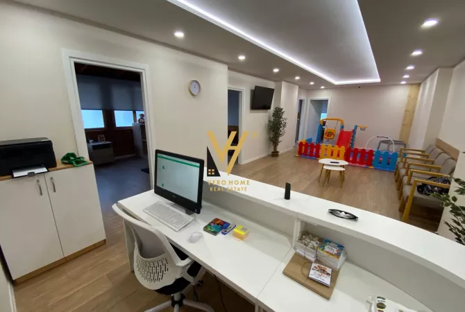 Ambiente Commerciale in Affitto 3+1 a Tirana - 1,850 Euro