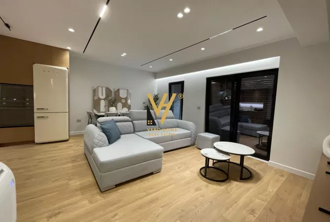 Shtepi me qera Apartament ne Tirane, 3+1, Mobilimi E mobiluar, Pagesa 1,500  Euro.