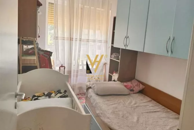 Shtepi me qera Apartament ne Tirane, 2+1, Mobilimi E mobiluar, Pagesa 500  Euro.
