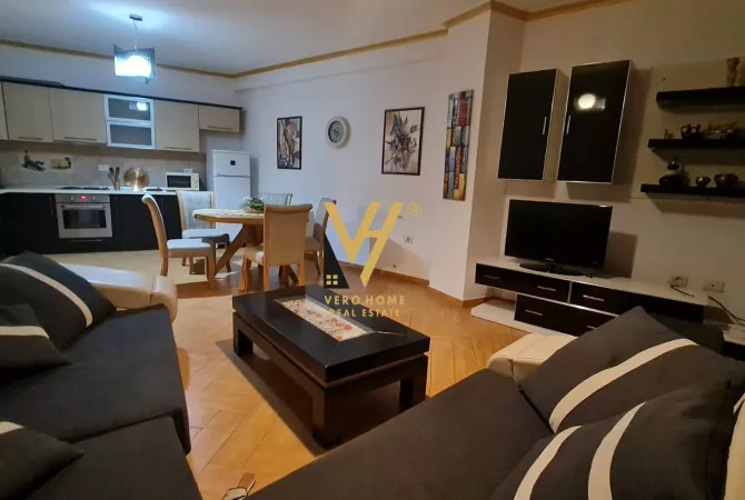 Shtepi me qera 2+1 ne Tirane - 660 Euro