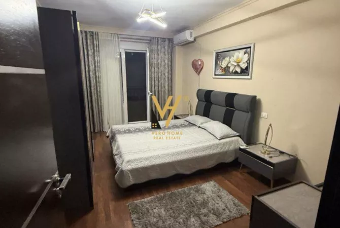 Shtepi me qera Apartament ne Tirane, 2+1, Mobilimi E mobiluar, Pagesa 600  Euro.