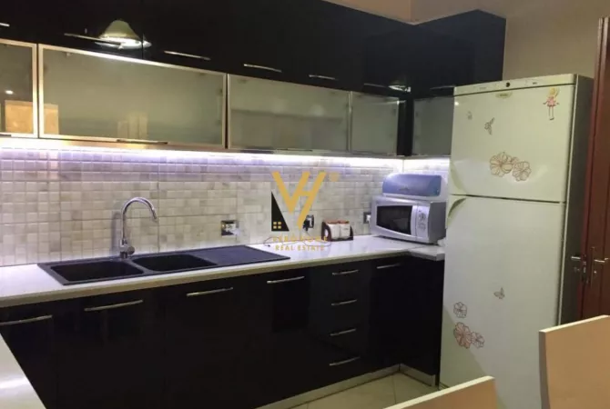 Shtepi me qera 1+1 ne Tirane - 40,000 Leke