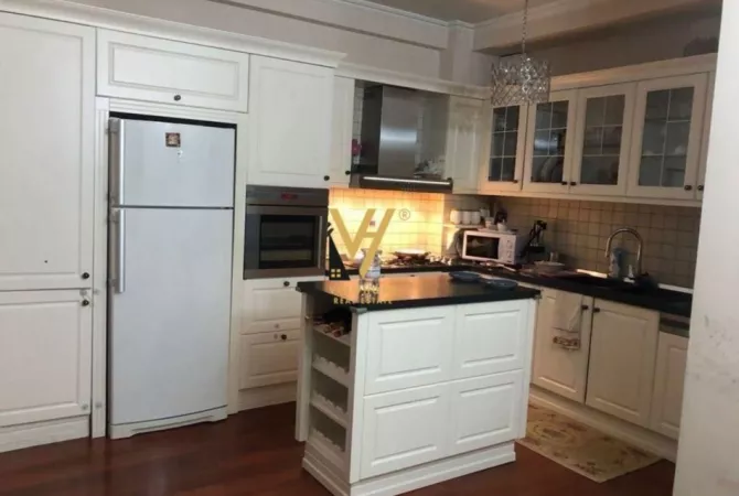 Shtepi me qera Apartament ne Tirane, 2+1, Mobilimi E mobiluar, Pagesa 700  Euro.