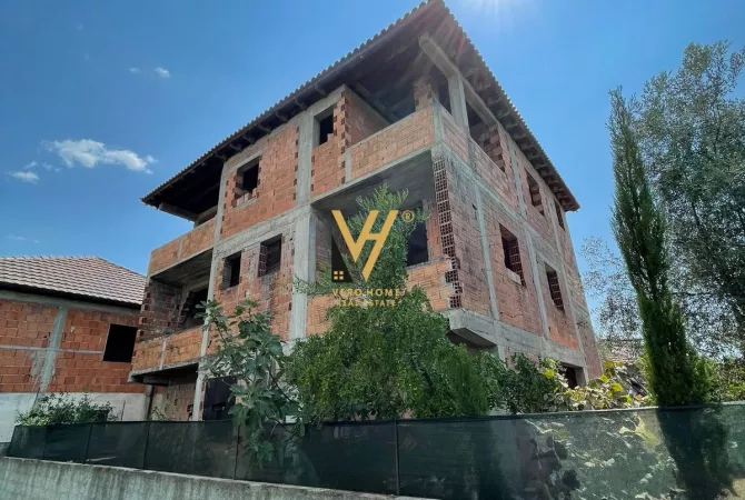 Ambient biznesi me qera 4+1 ne Tirane - 500 Euro