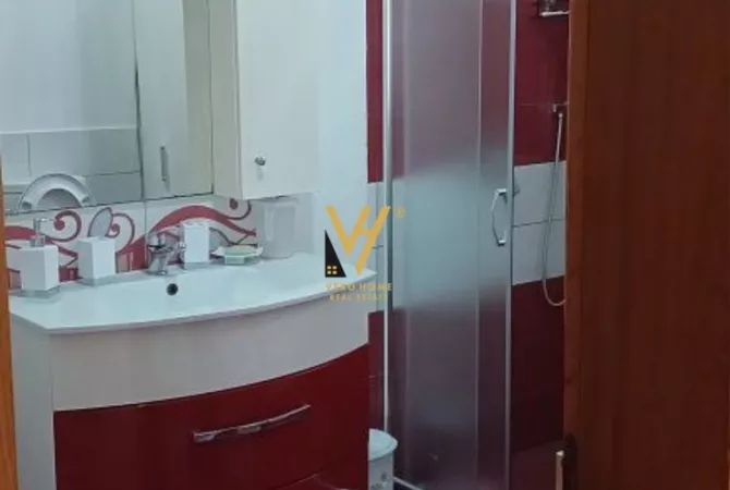 Shtepi me qera Shtepi Private ne Tirane, 2+1, Mobilimi E mobiluar, Pagesa 430  Euro.