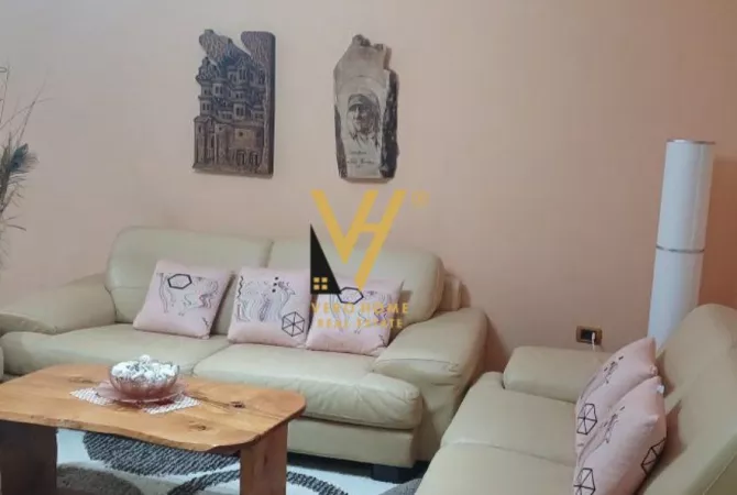 Shtepi me qera 2+1 ne Tirane - 430 Euro