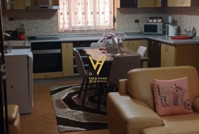 Shtepi me qera Shtepi Private ne Tirane, 2+1, Mobilimi E mobiluar, Pagesa 430  Euro.