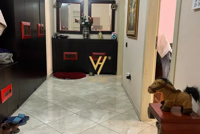 Shtepi ne shitje Apartament ne Tirane, 2+1, Mobilimi E mobiluar, Pagesa 187,000  Euro.